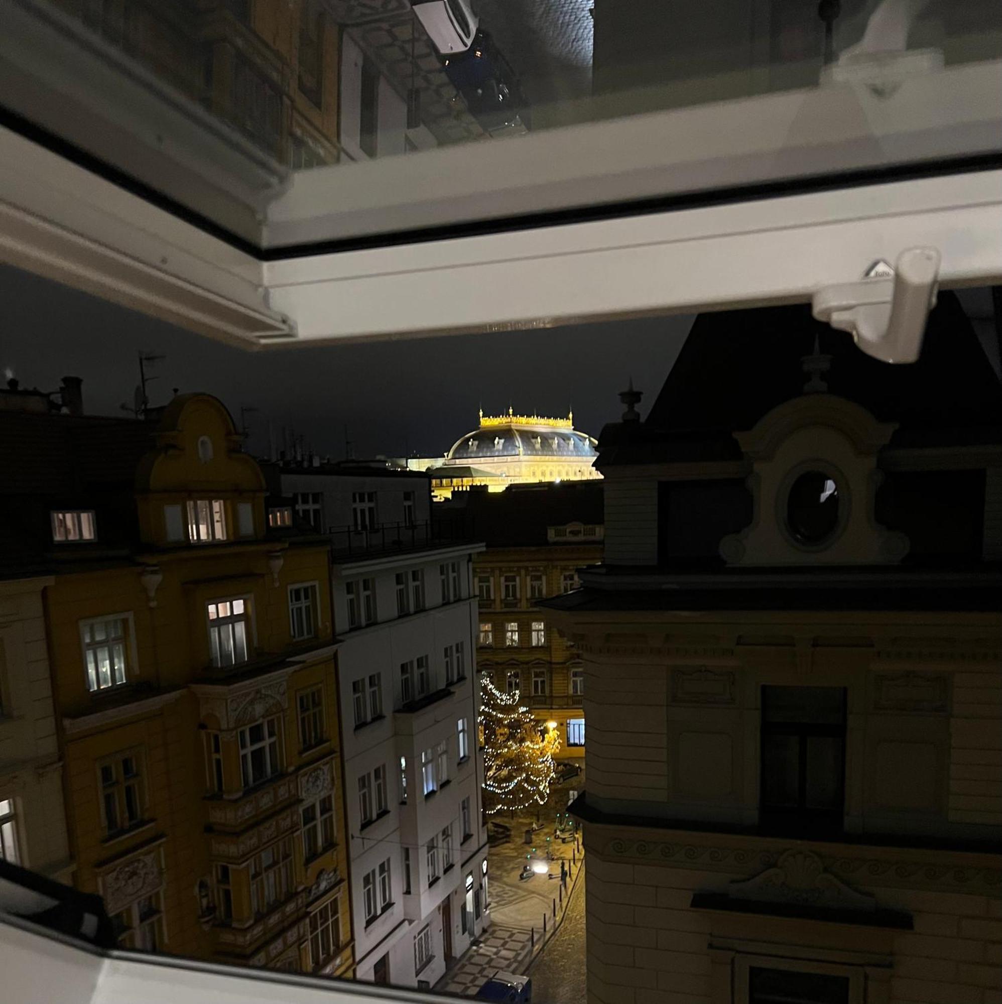 Central, Cozy & Stylish With Views Prague
