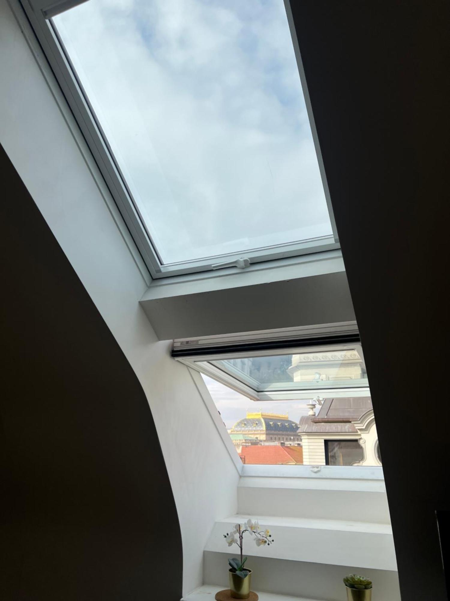 Central, Cozy & Stylish With Views * Prague