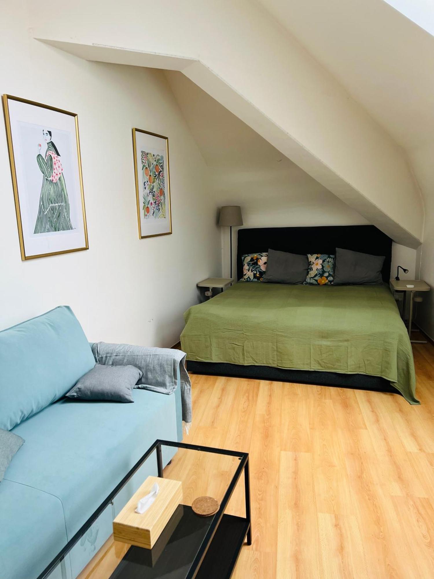 Apartment Central, Cozy & Stylish With Views *